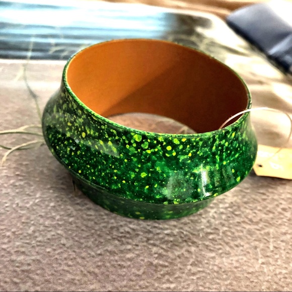 AMRITA SINGH Mottled Painted Light Wood Bangle NWT - Picture 2 of 6